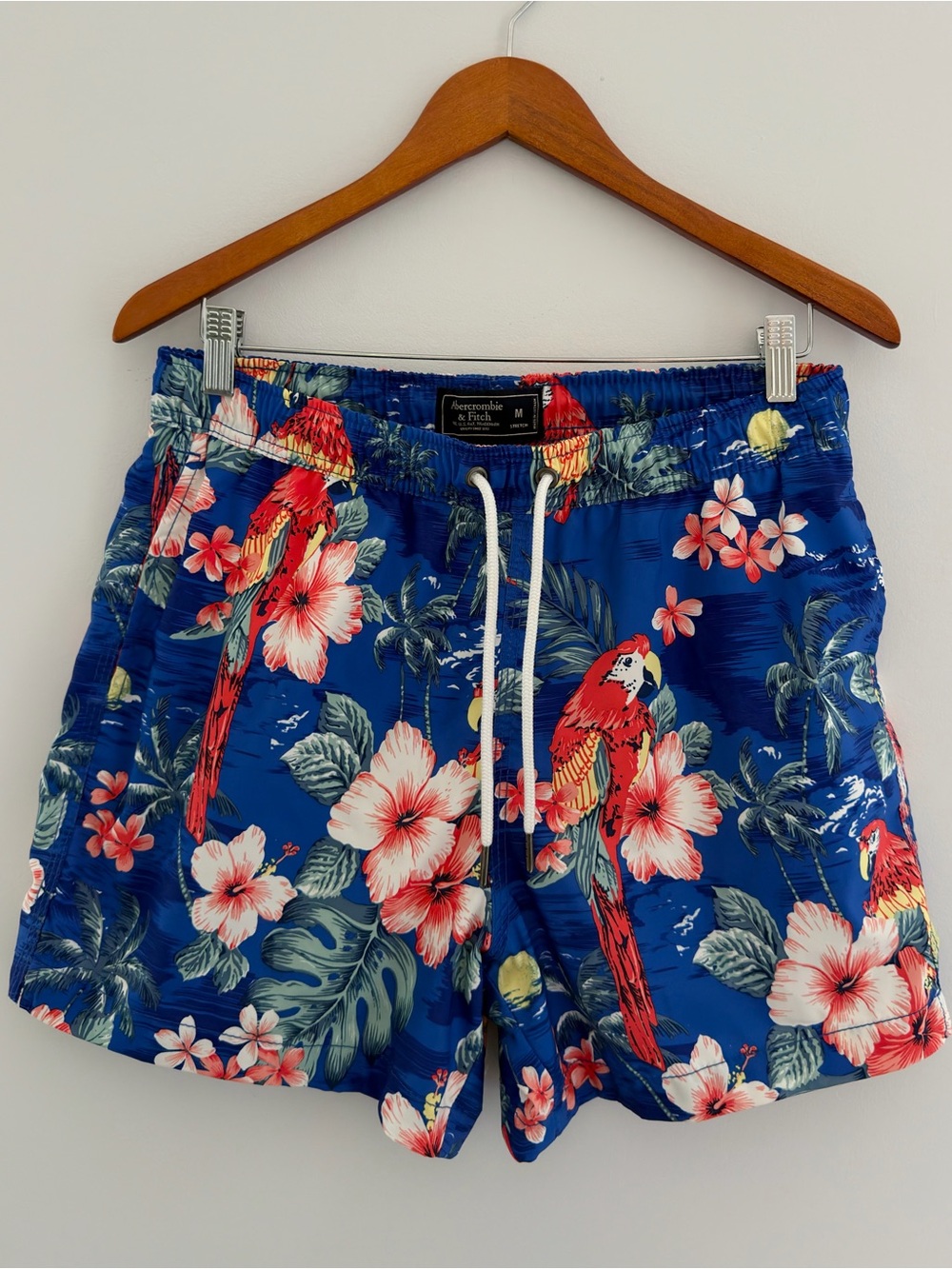 Abercrombie & Fitch Men's Blue Tropical Swim Trunks Size Medium
